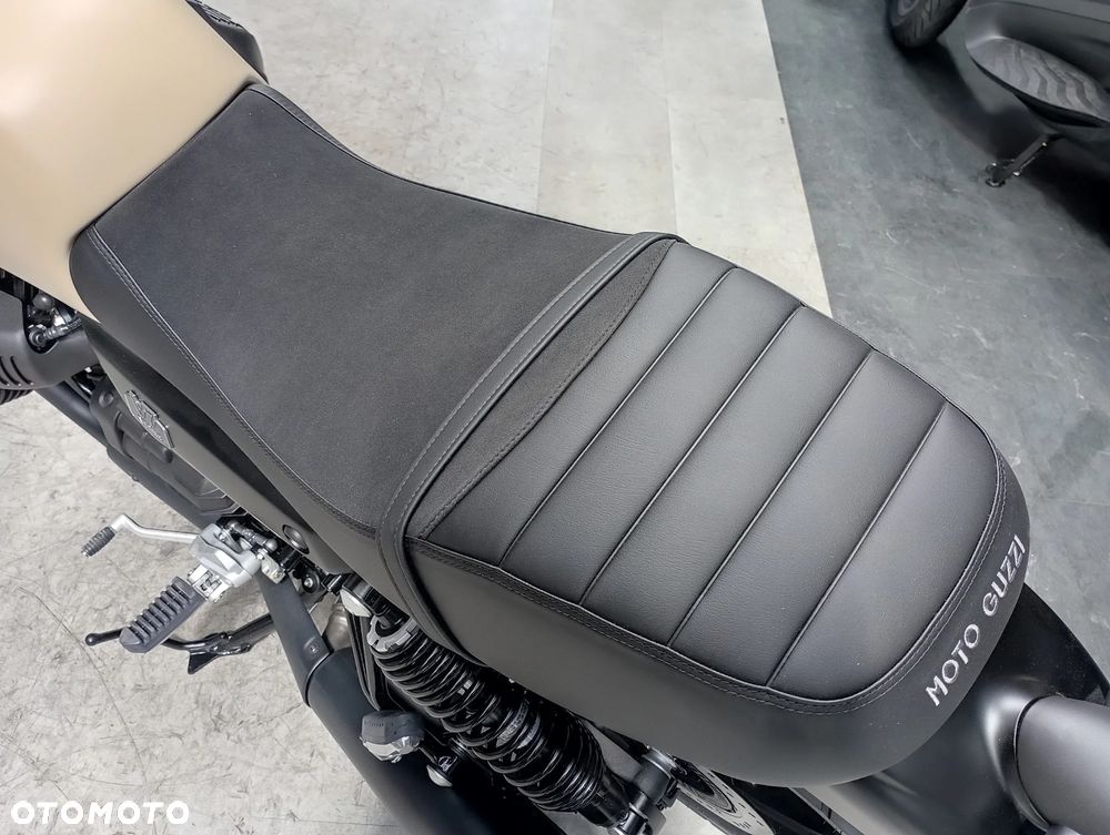 Moto Guzzi V7 - 23