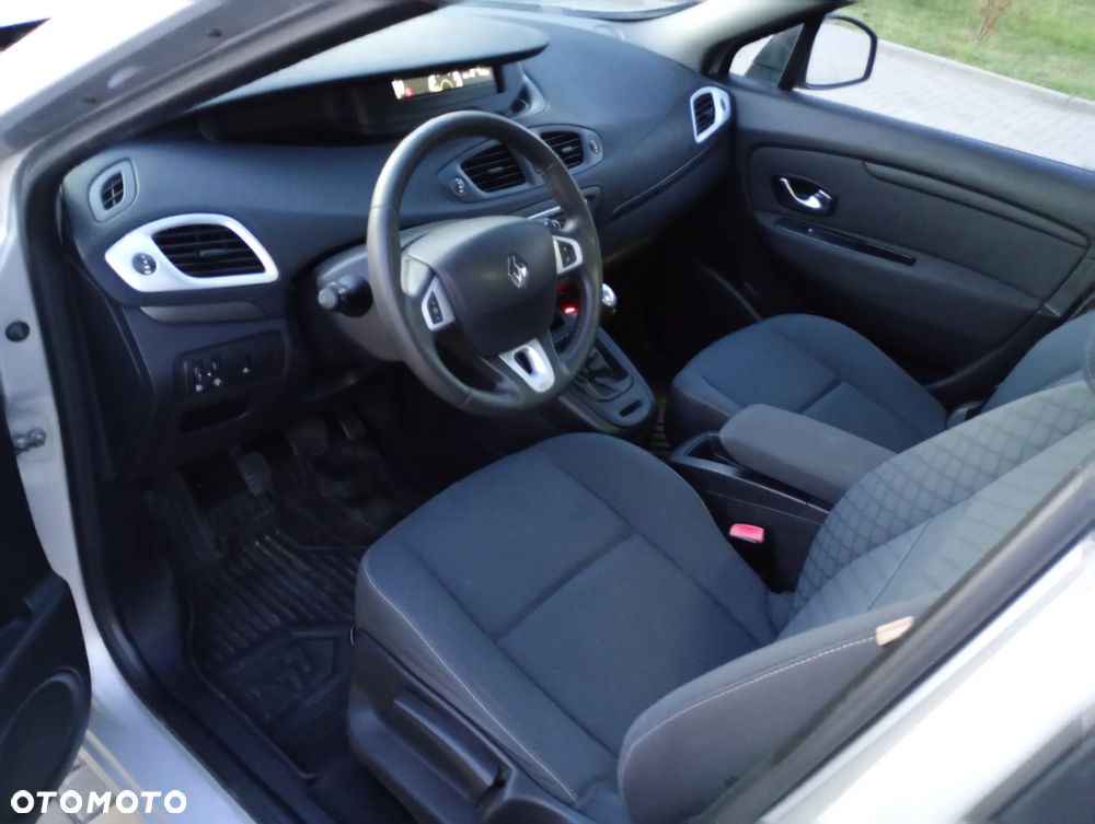 Renault Grand Scenic - 11