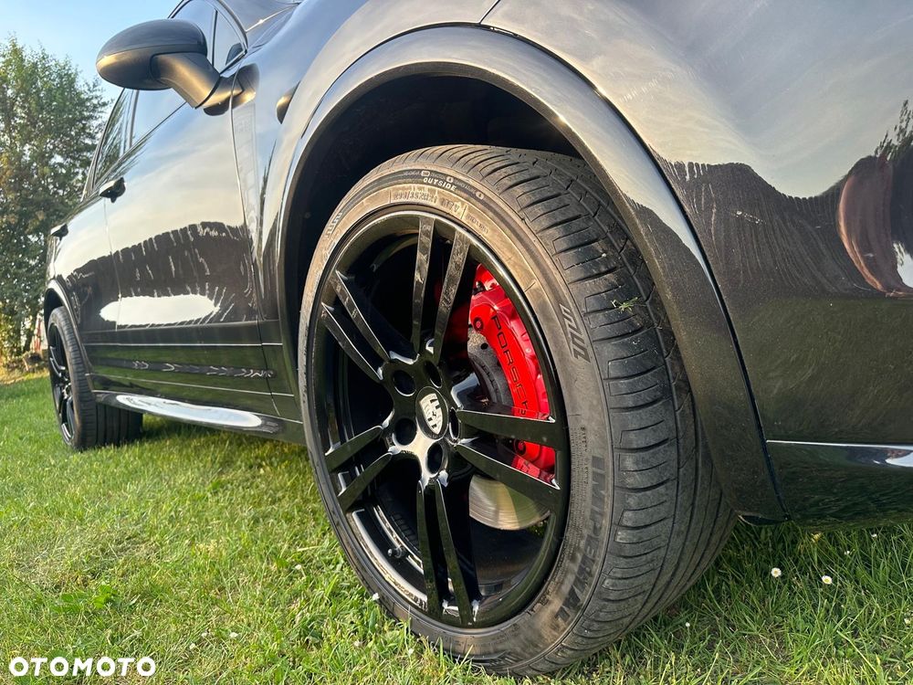 Porsche Cayenne Turbo - 19