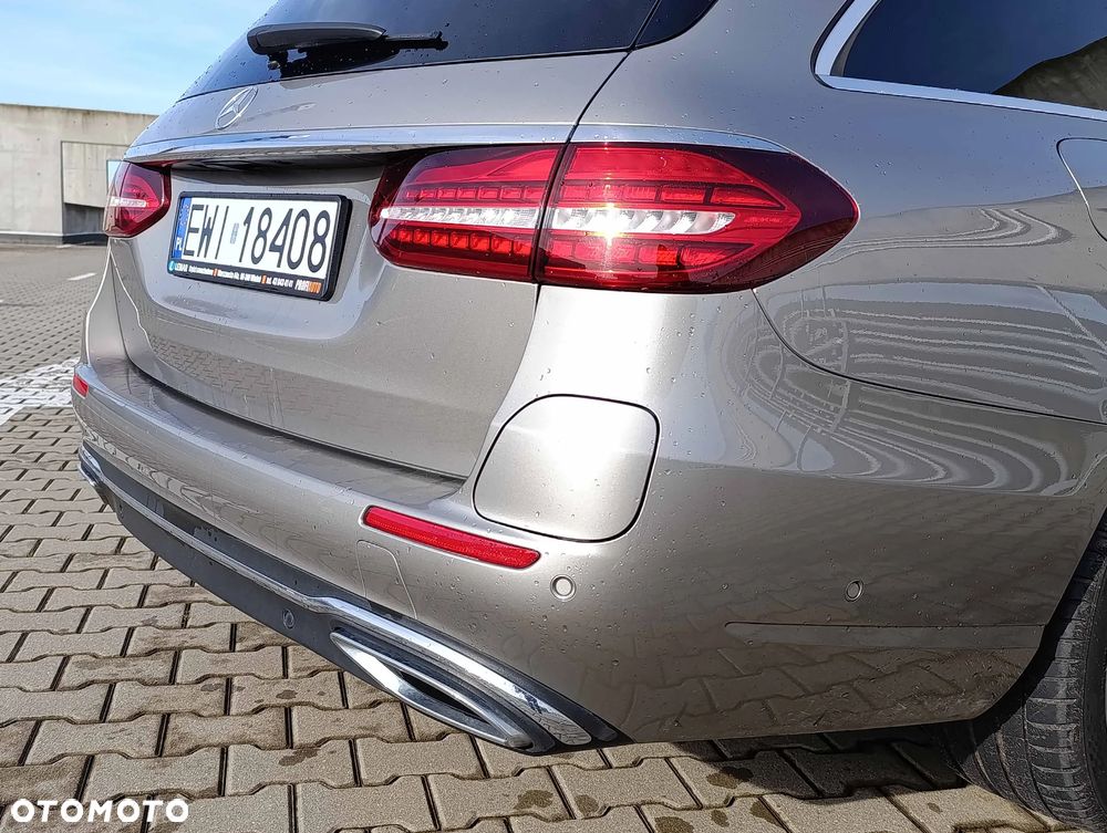 Mercedes-Benz Klasa E 300 de 4Matic T 9G-TRONIC - 39