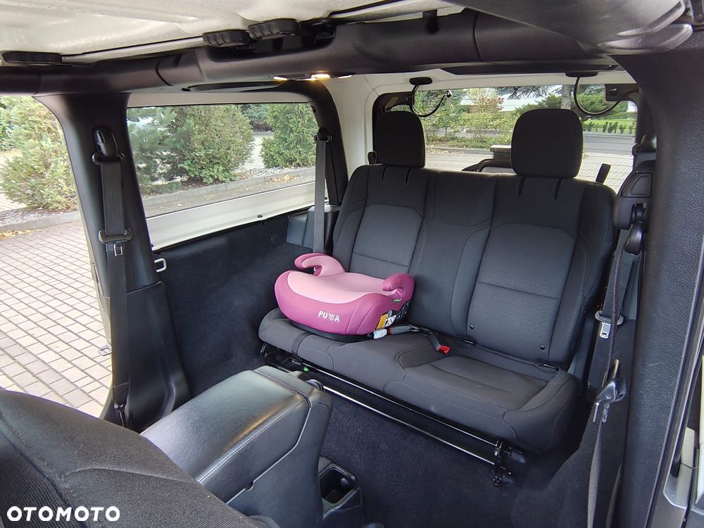 Jeep Wrangler 3.6 Black Edition II - 36