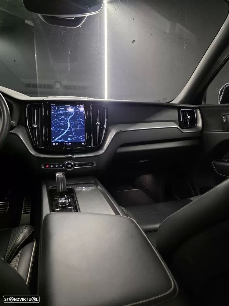 Volvo V90 2.0 T6 PHEV R-Design AWD — fotografia 12