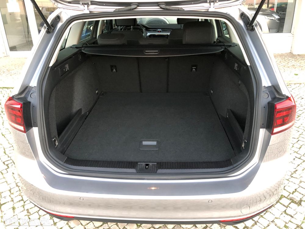 VW Passat Variant 2.0 TDi Business DSG - 14