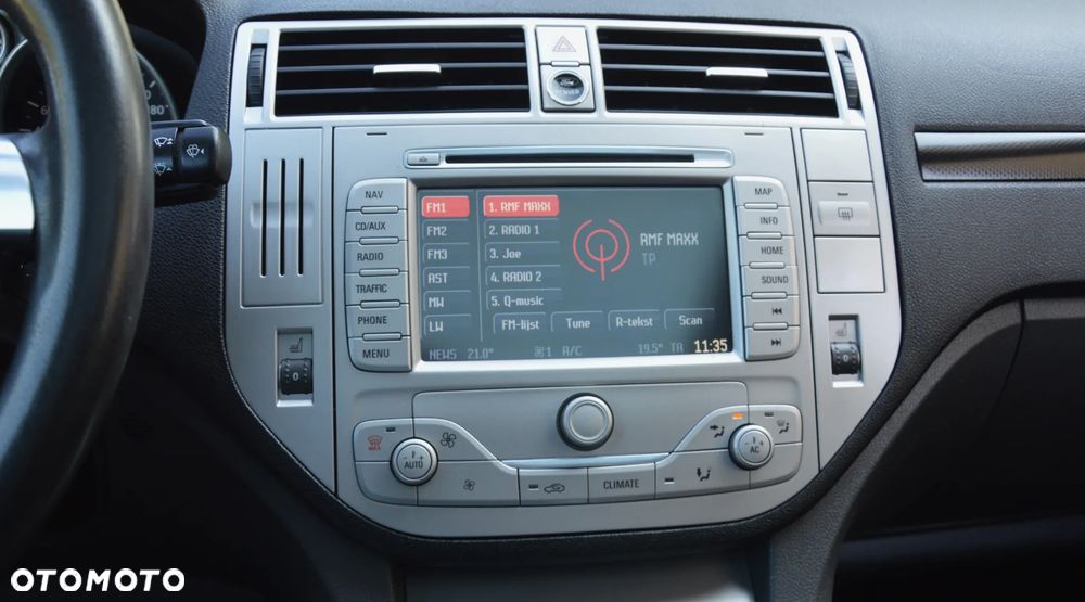 Ford Kuga - 25