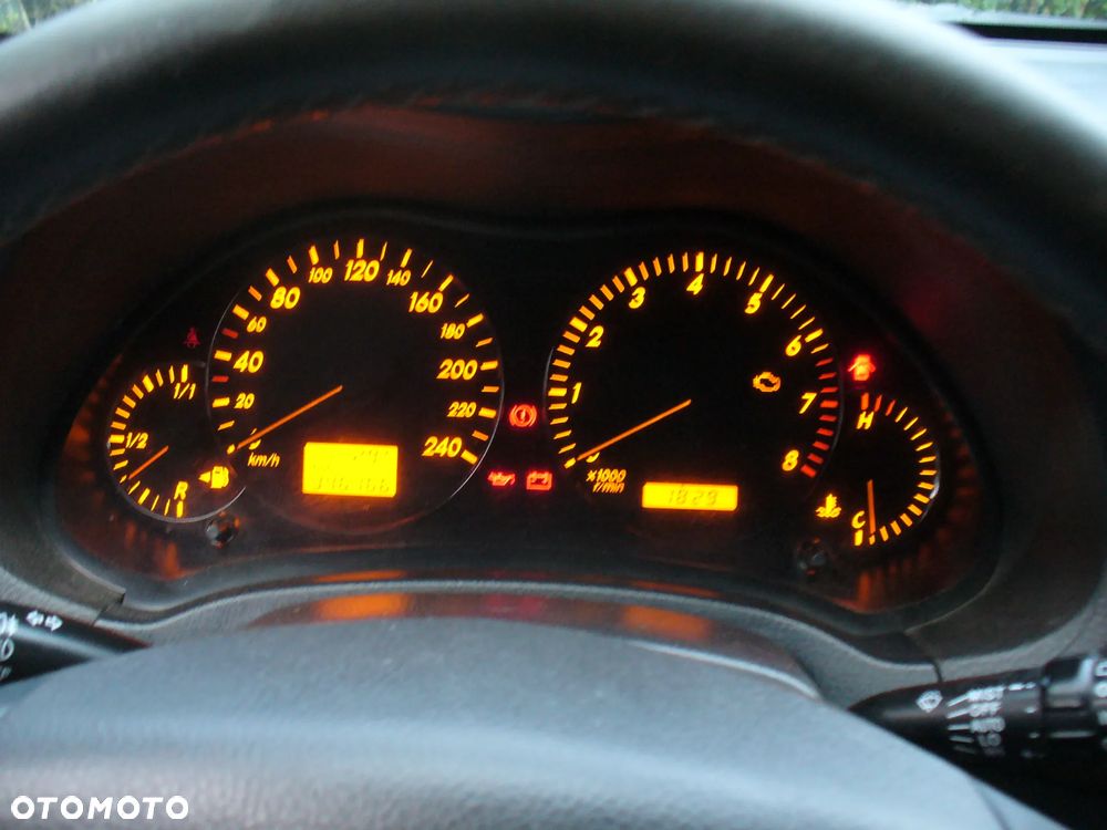 Toyota Avensis - 7