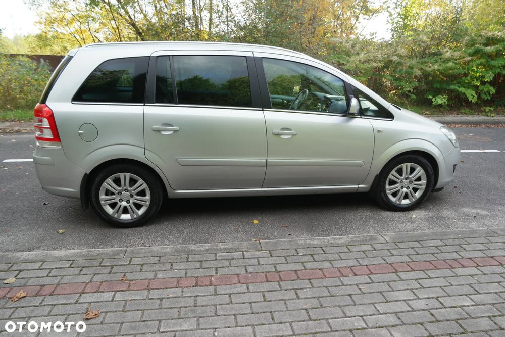 Opel Zafira 1.6 Cosmo EU5 - 9