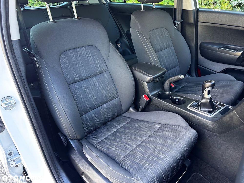 Kia Sportage 1.6 GDI 2WD ISG Dream-Team Edition - 27