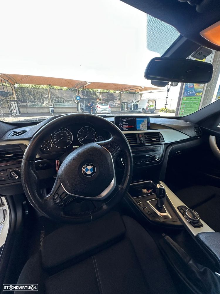 BMW 320 d Auto Line Sport — fotografia 8