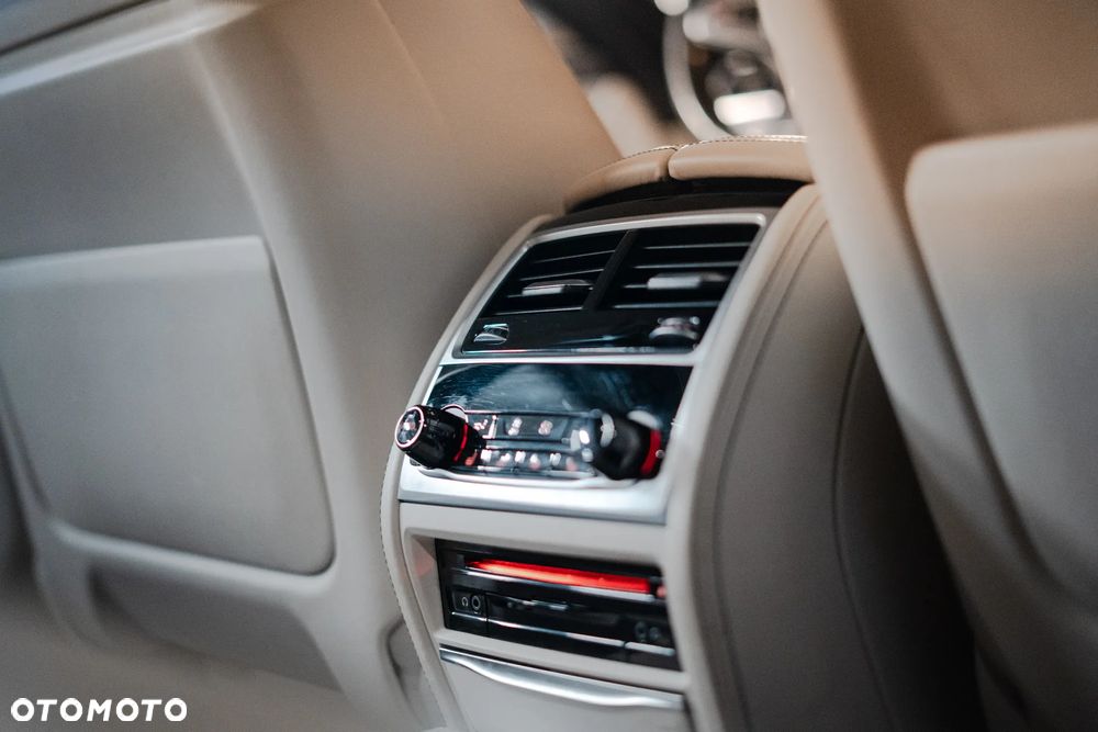 BMW Seria 7 M760Li xDrive - 17