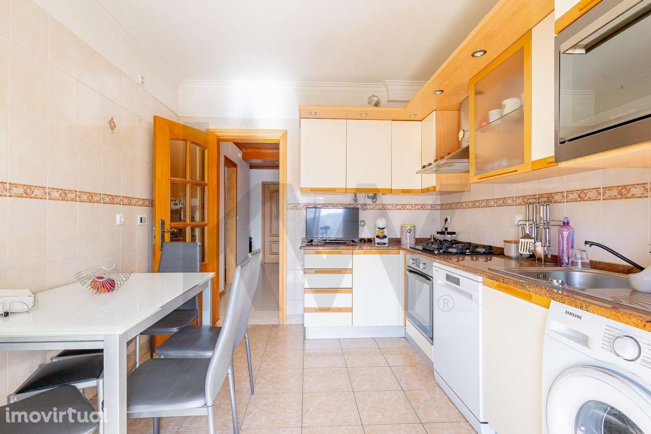 T3 Amplo com Garagem Box | Construção de Qualidade e Muito Espaço - Grande imagem: 3/43