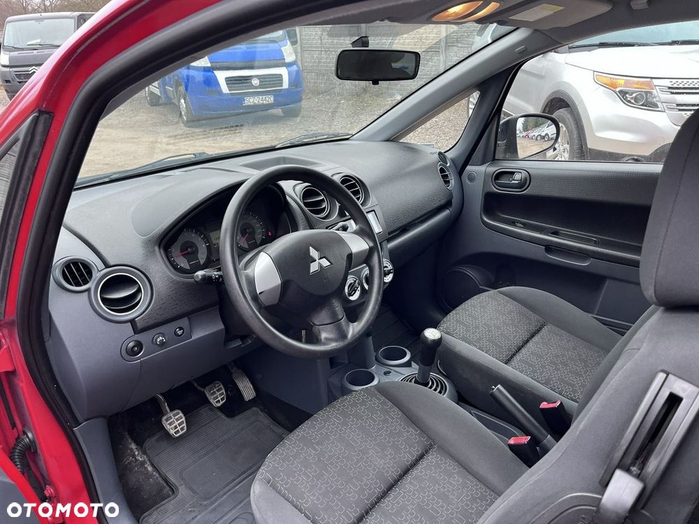 Mitsubishi Colt - 8