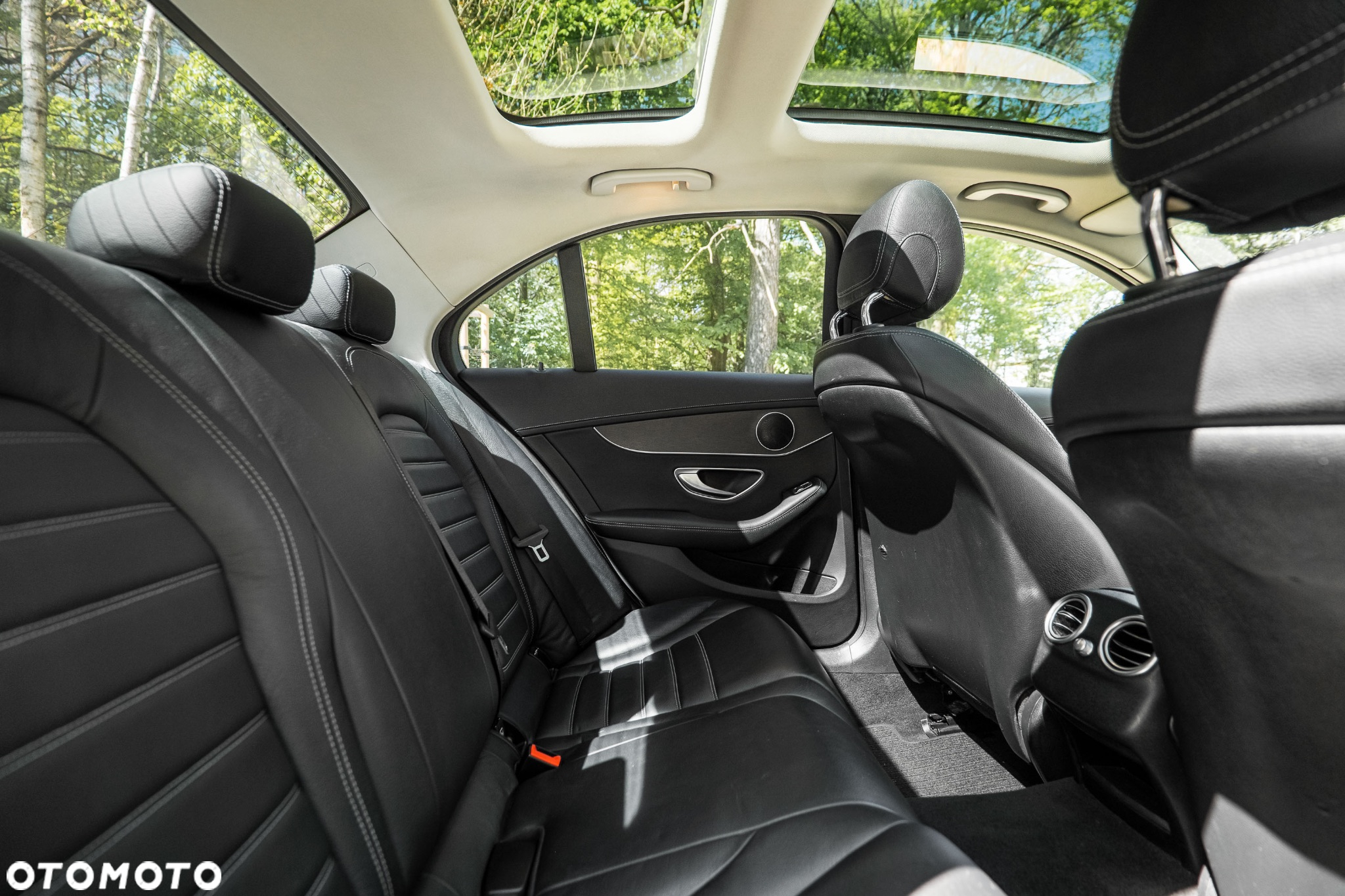 Mercedes-Benz Klasa C 300 4MATIC 9G-TRONIC - 13