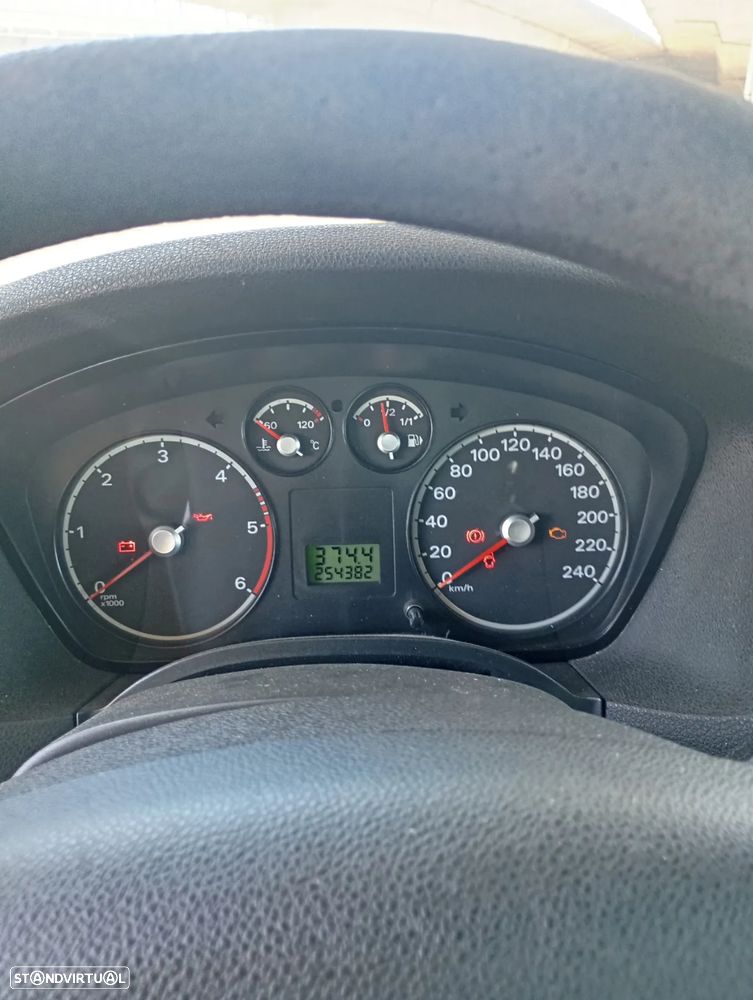 Ford Focus - 8