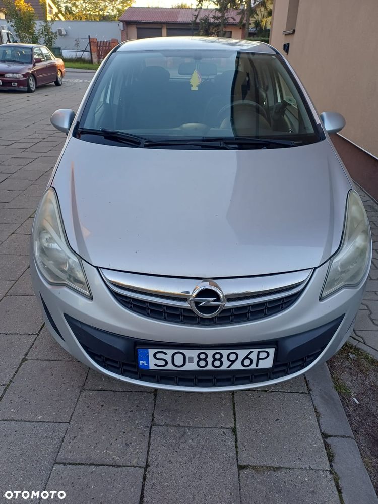 Opel Corsa 2012 photo 2