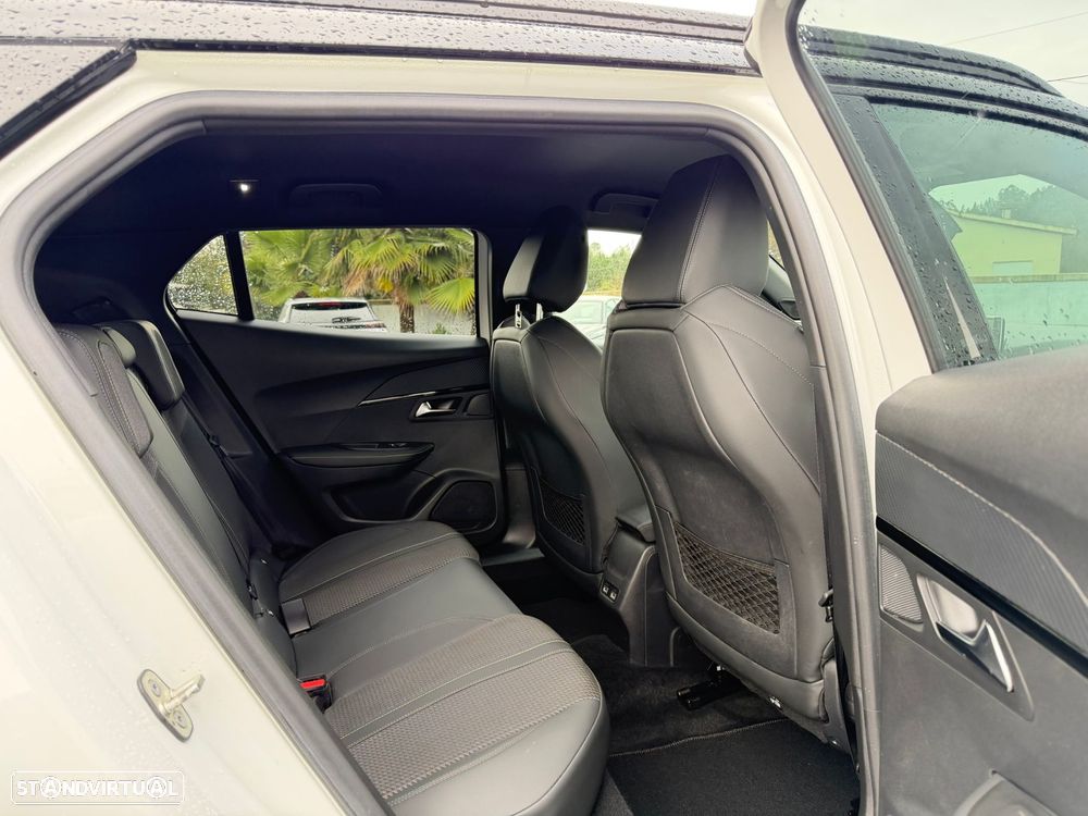 Peugeot 2008 1.2 PureTech GT Line - 44