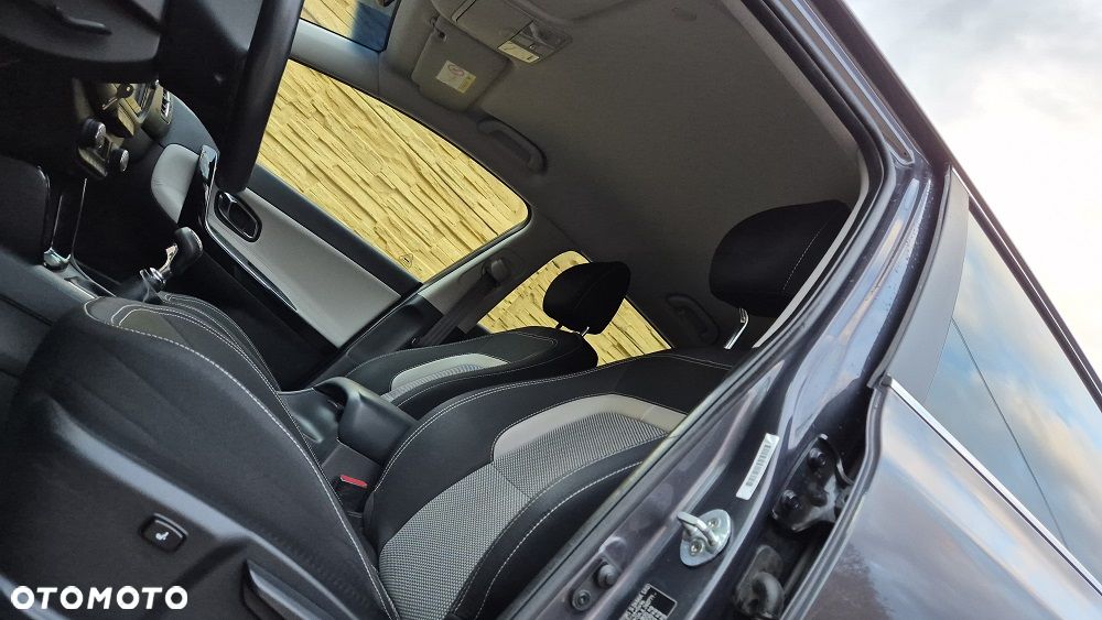 Kia Ceed 1.6 GDI ISG Spirit - 9