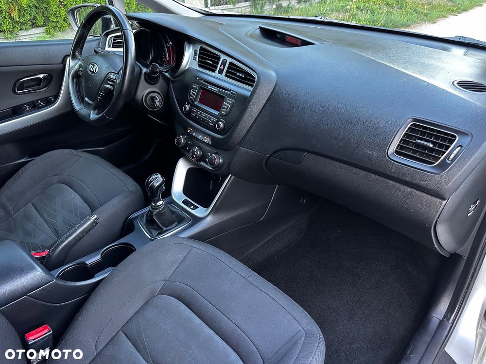 Kia Ceed 1.6 GDI Fifa World Cup Edition - 26