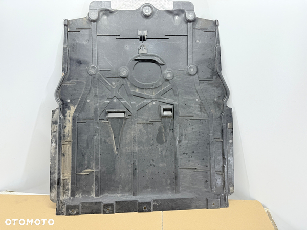 Osłona podłoga pod silnik A177 A247 A118 W177 W247 W118