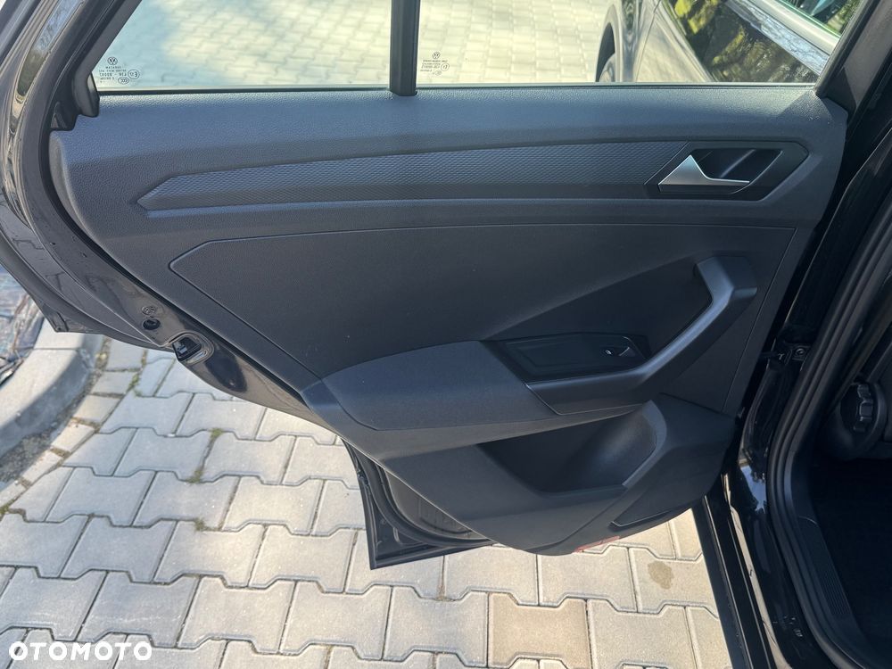 Volkswagen T-Roc - 22