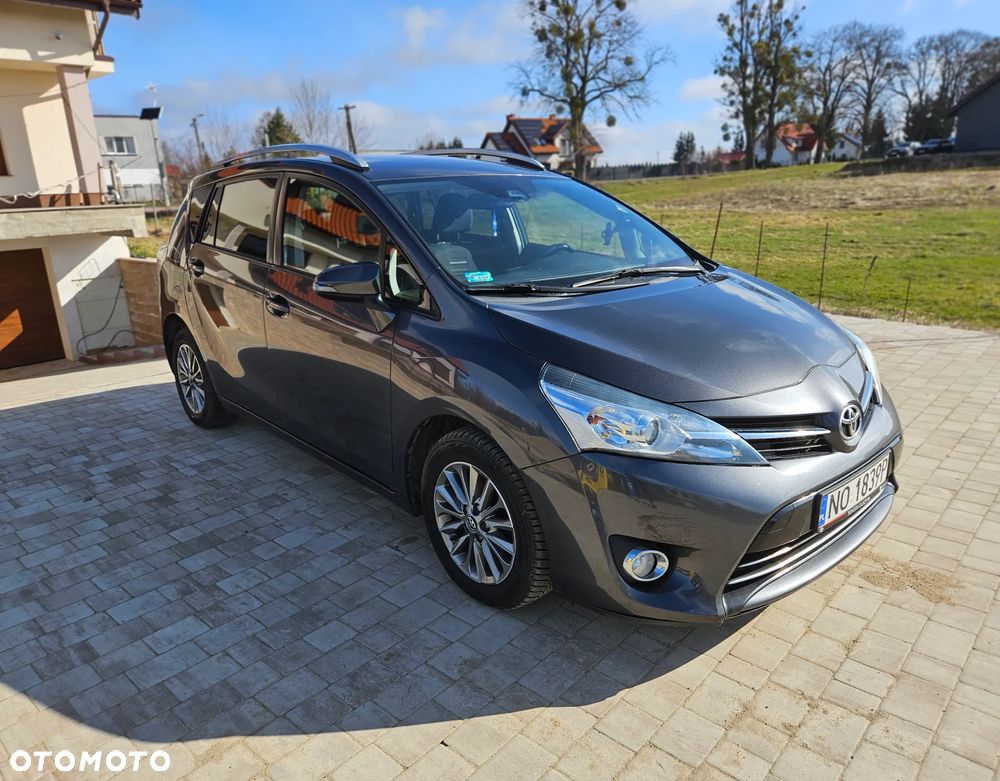 Toyota Verso 1.6 D-4D Prestige - 3