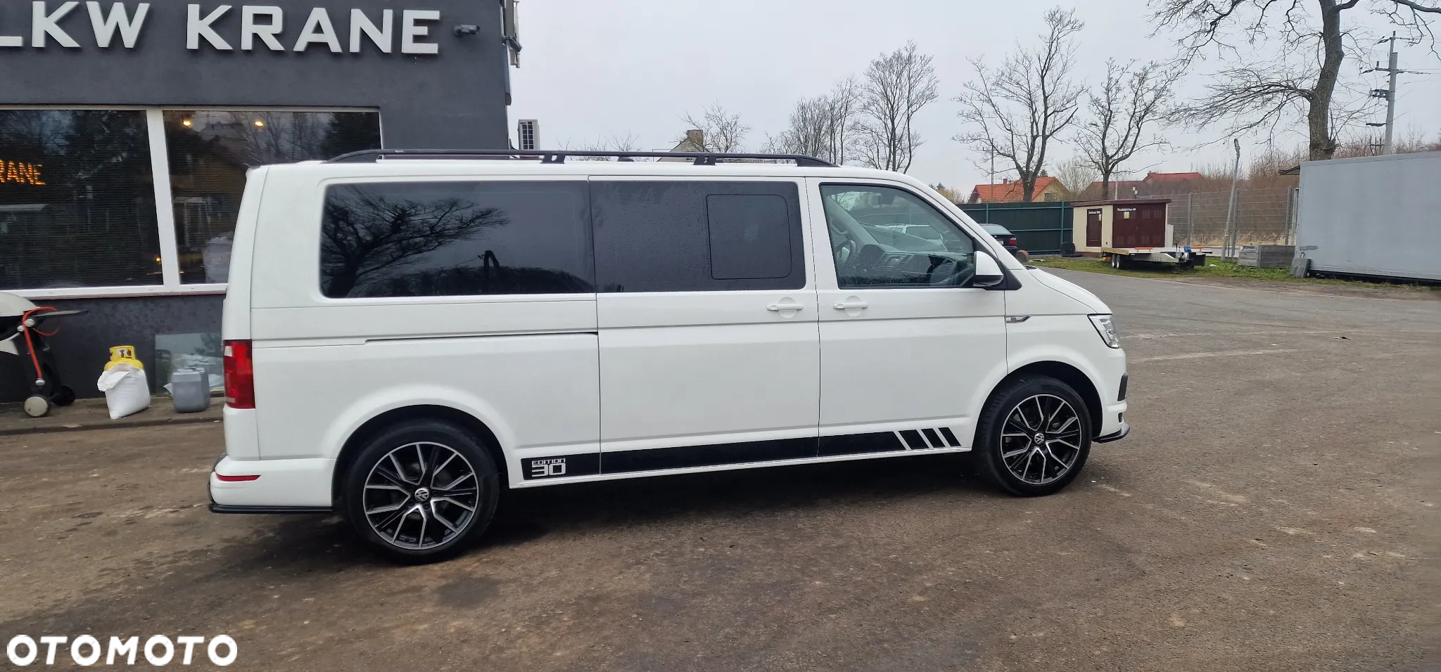 Volkswagen Caravelle - 4