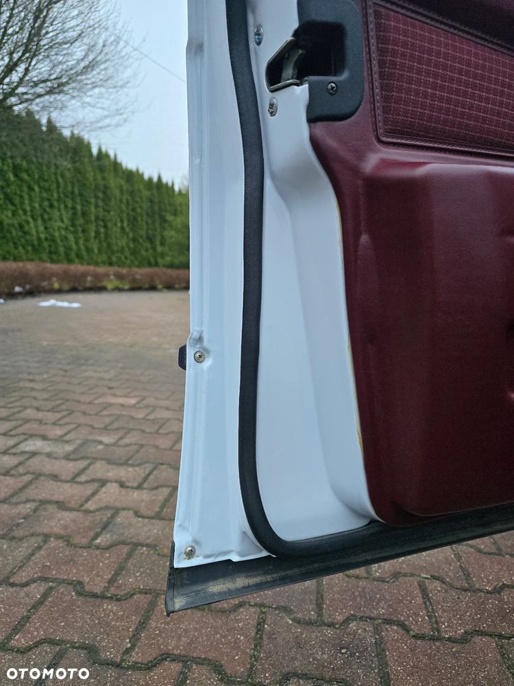 Mercedes-Benz W201 (190) - 13