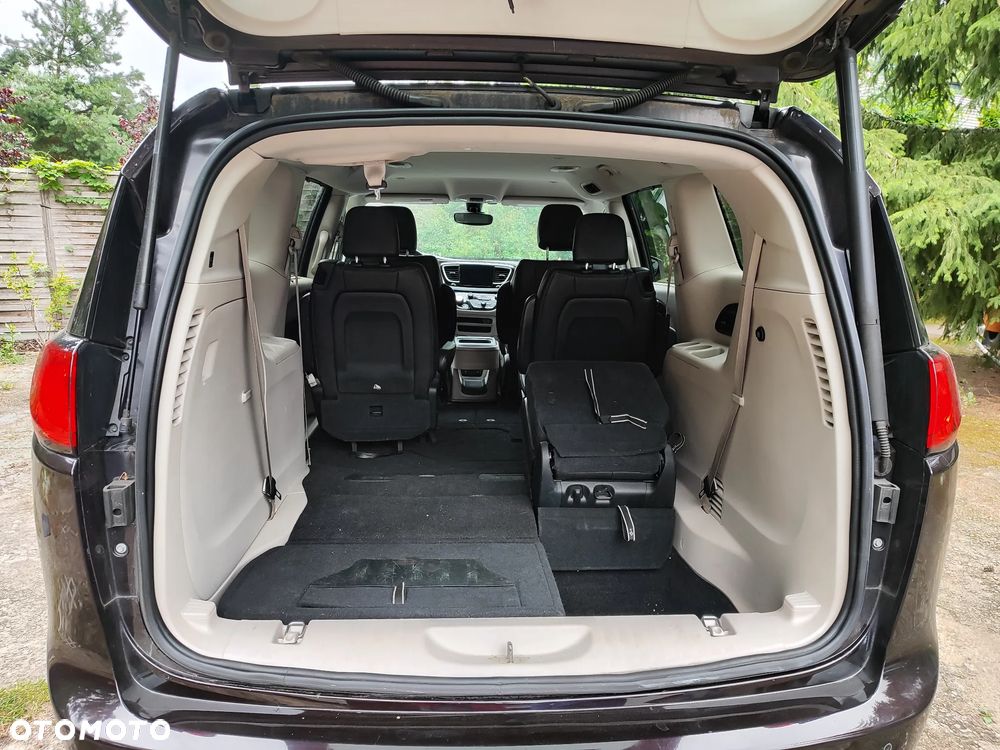 Chrysler Pacifica - 18