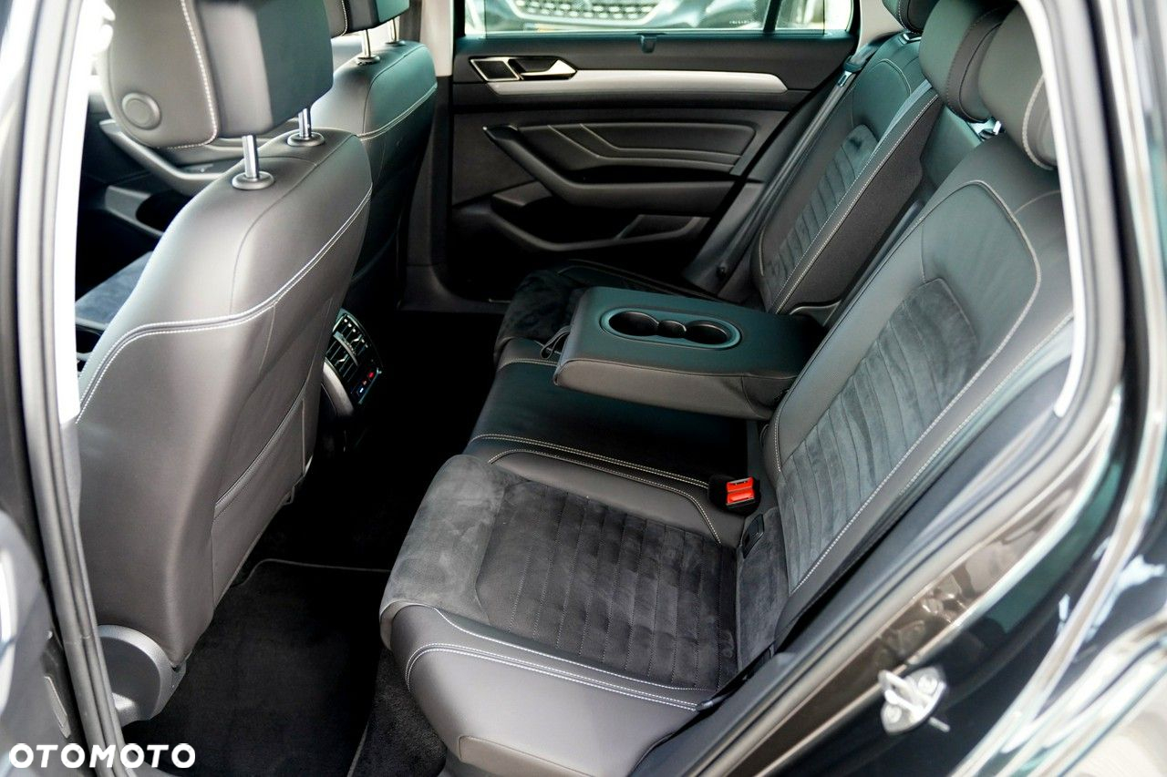 Volkswagen Passat - 35