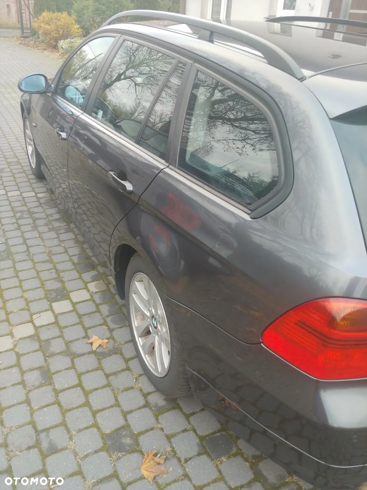 BMW Seria 3 318i - 13