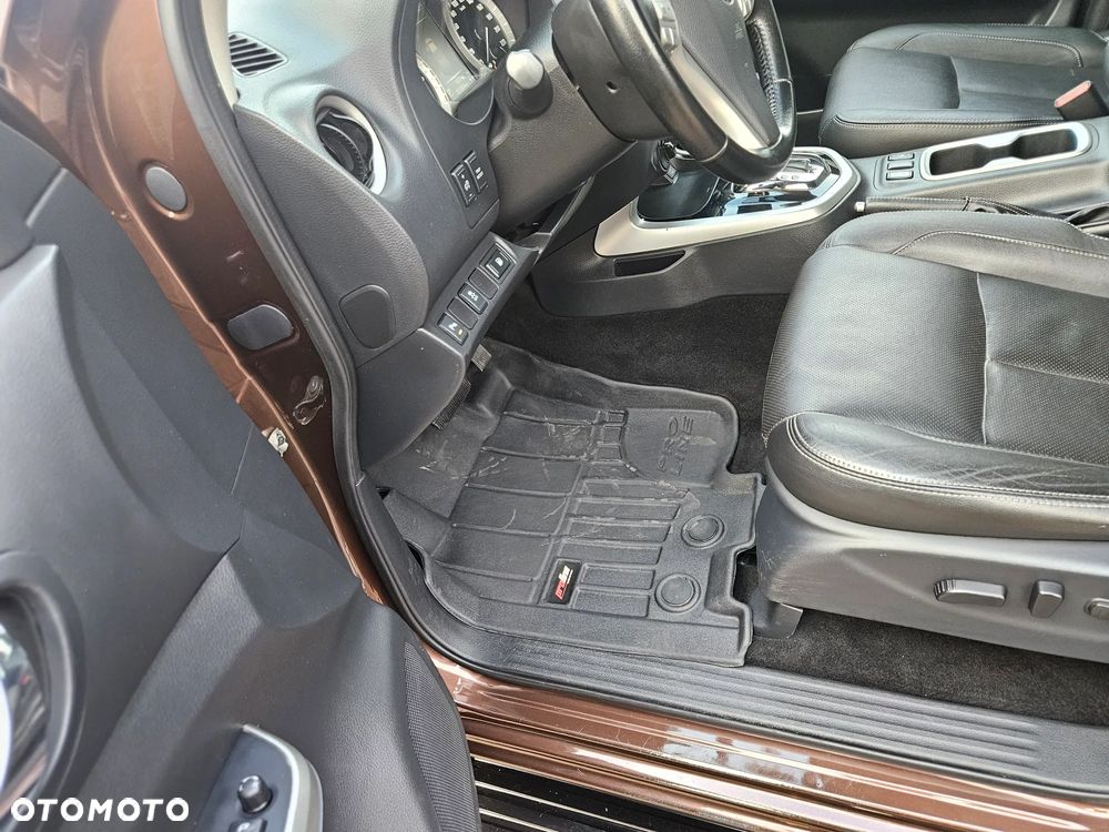 Nissan Navara DC 4x4 Autm EU6 N-Guard - 30