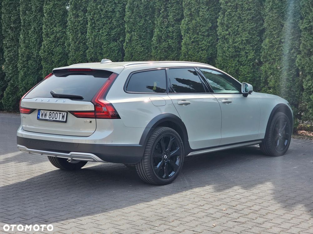 Volvo V90 Cross Country - 4