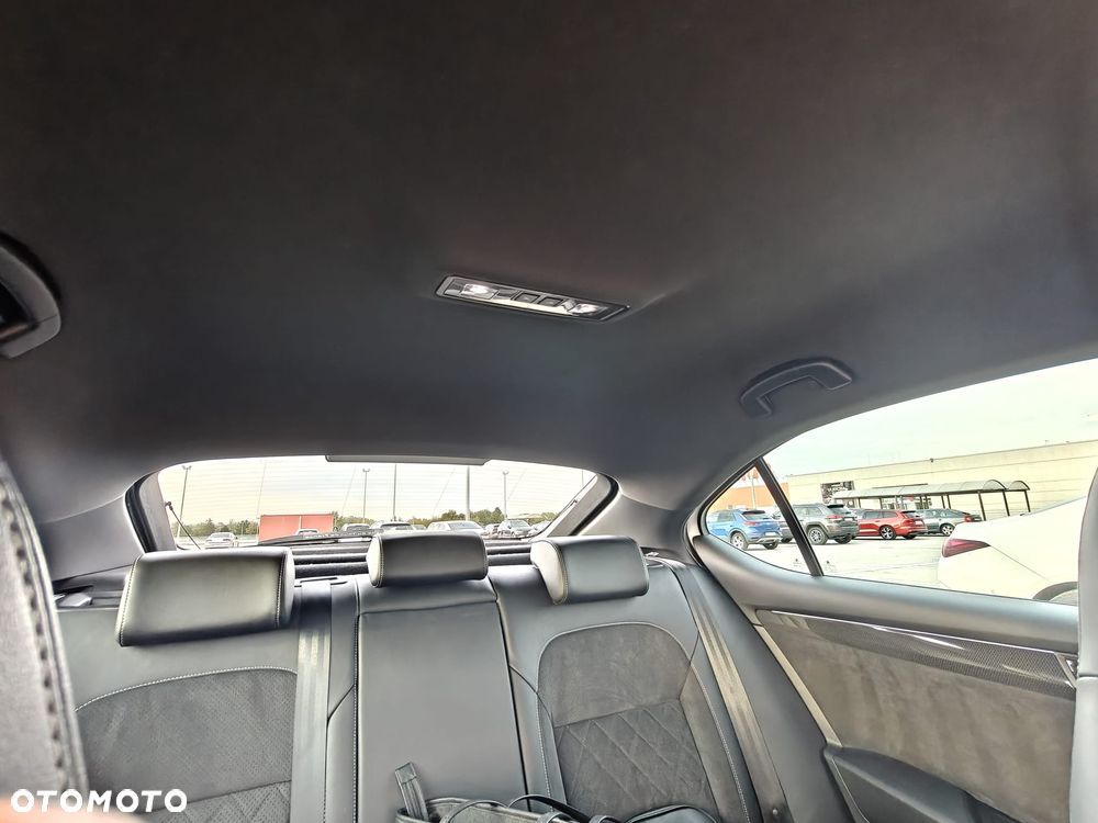 Skoda Superb 2.0 TDI Sportline DSG - 15
