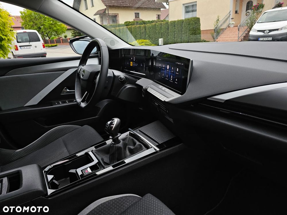 Opel Astra 1.2 T Edition S&S - 8