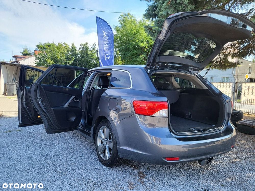 Toyota Avensis - 11