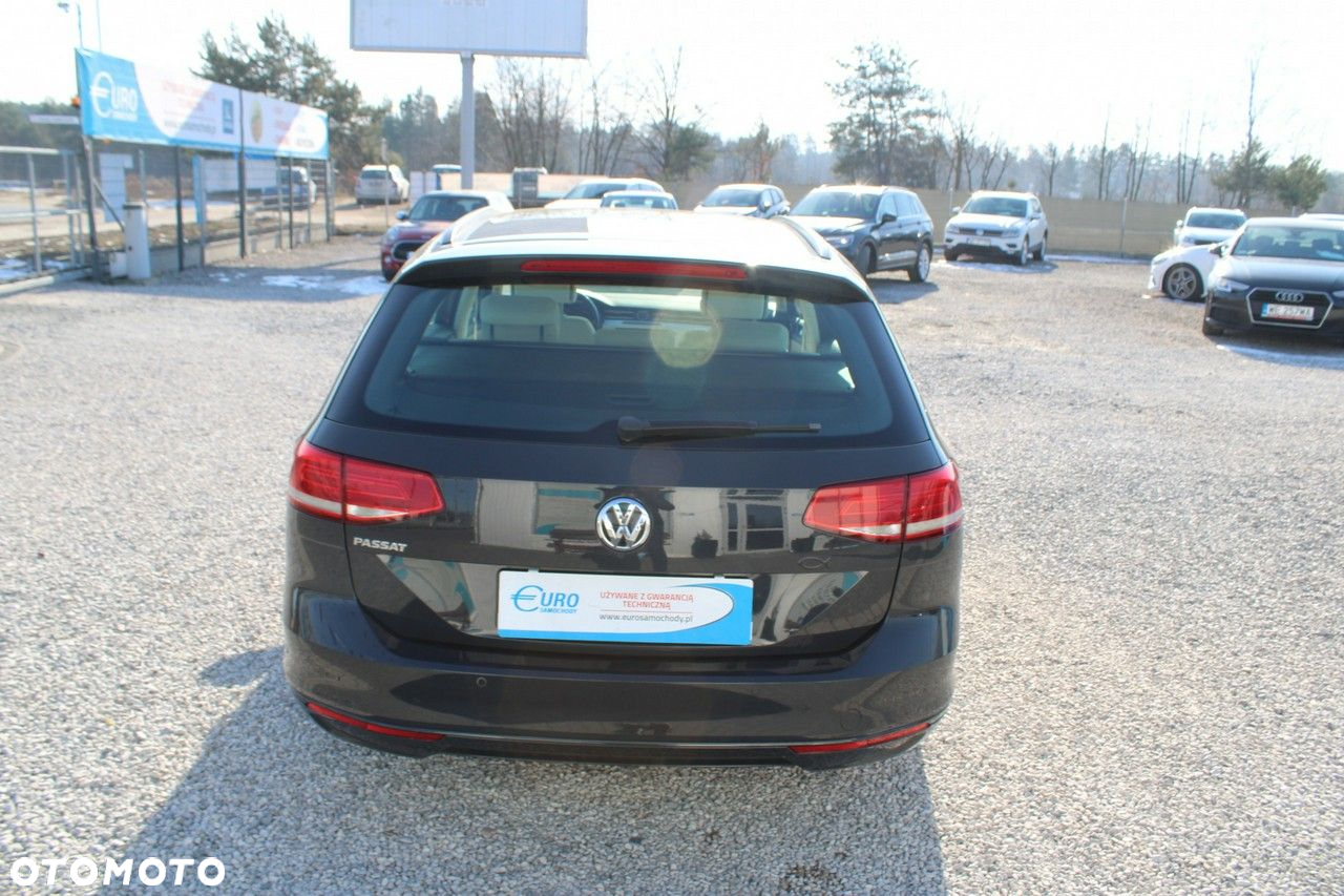 Volkswagen Passat - 8