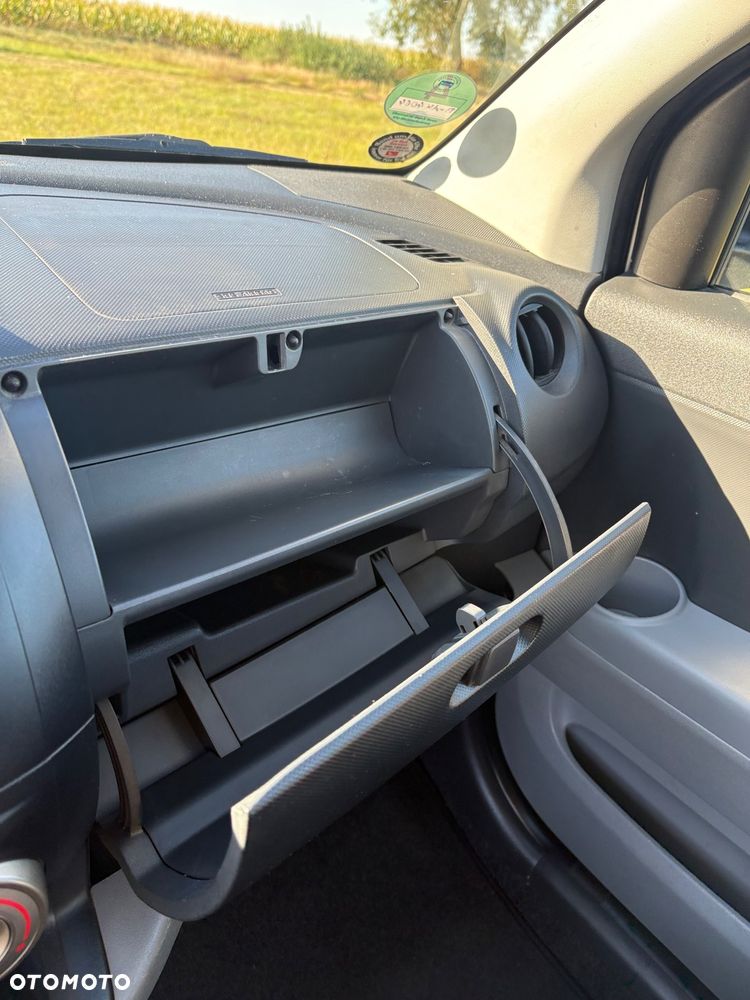 Daihatsu Sirion - 34
