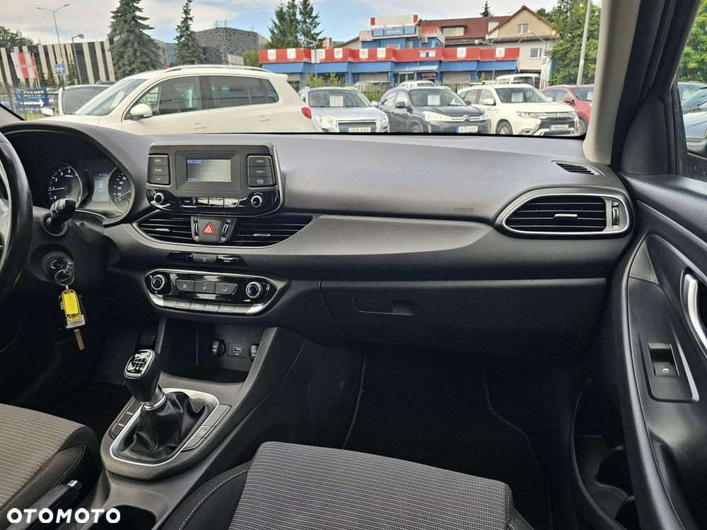 Hyundai i30 1.5 DPI Modern - 35