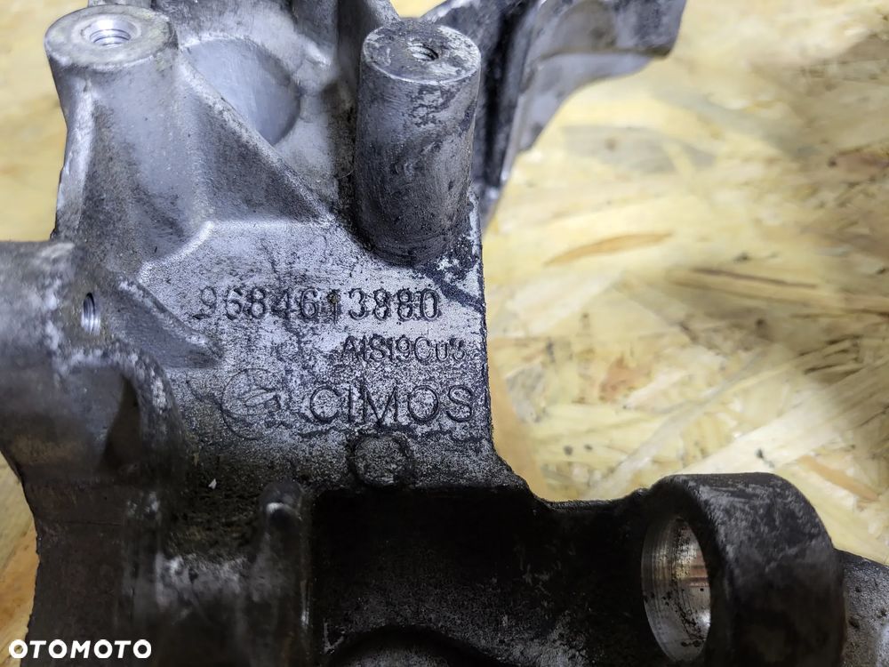 Łapa wspornik alternatora 1.6 E HDI Peugeot Citroen - 3