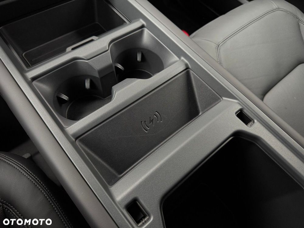 Land Rover Defender - 15