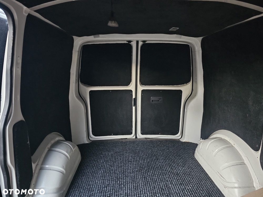 Volkswagen Transporter T5 - 5