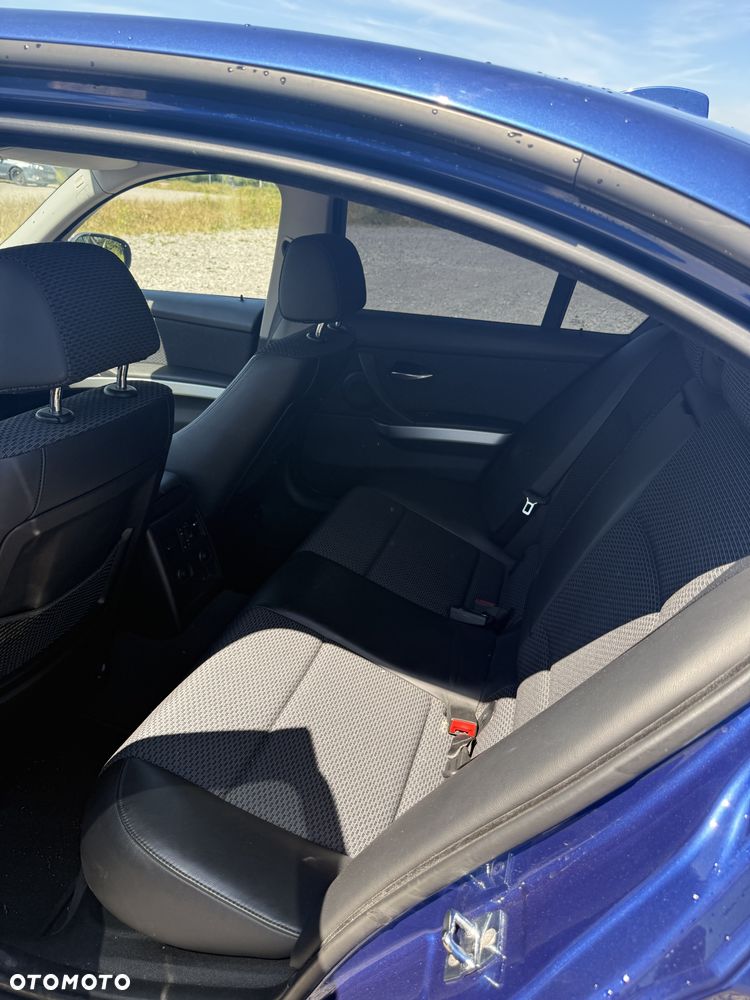 BMW Seria 3 320i - 10