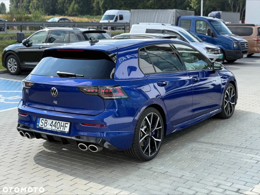 Volkswagen Golf VIII 2.0 TSI 4Motion R - 2