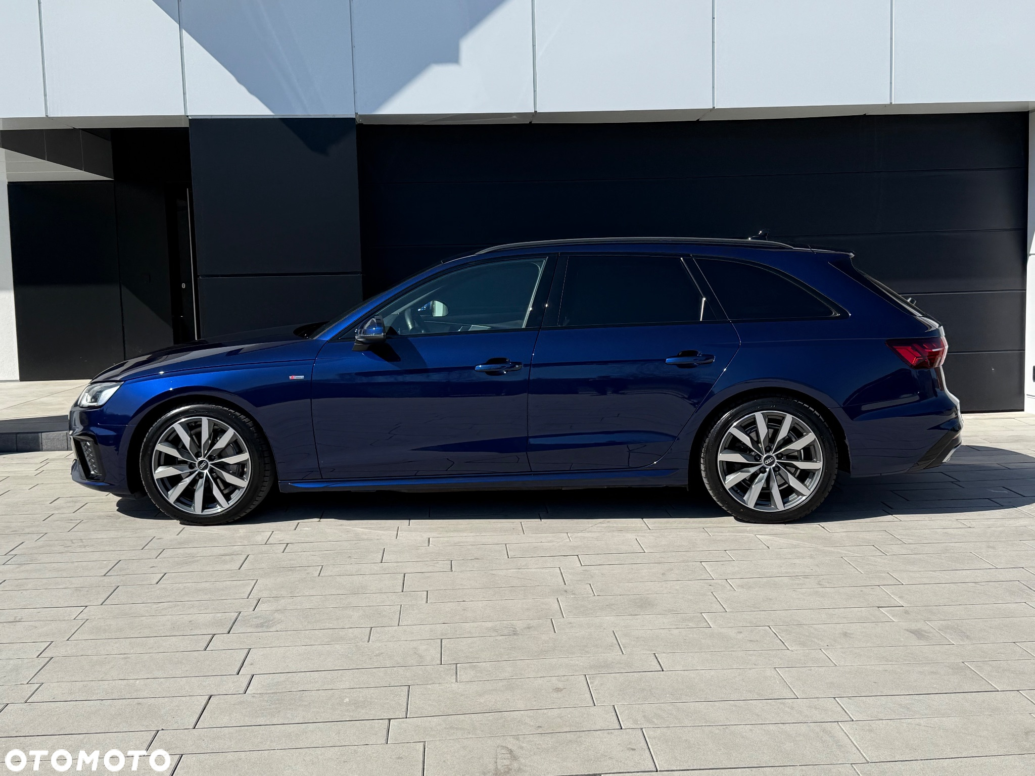 Audi A4 40 TDI quattro S tronic S line - 28