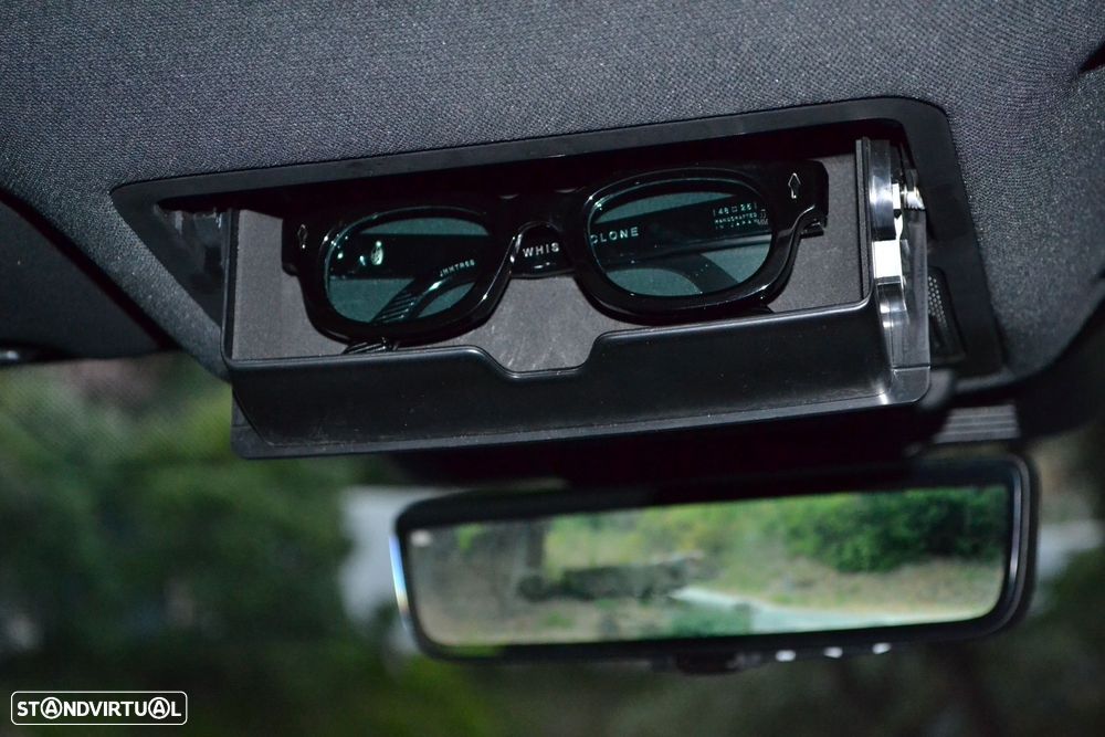 Land Rover Range Rover Evoque 1.5 P300e AWD SE Auto - 36