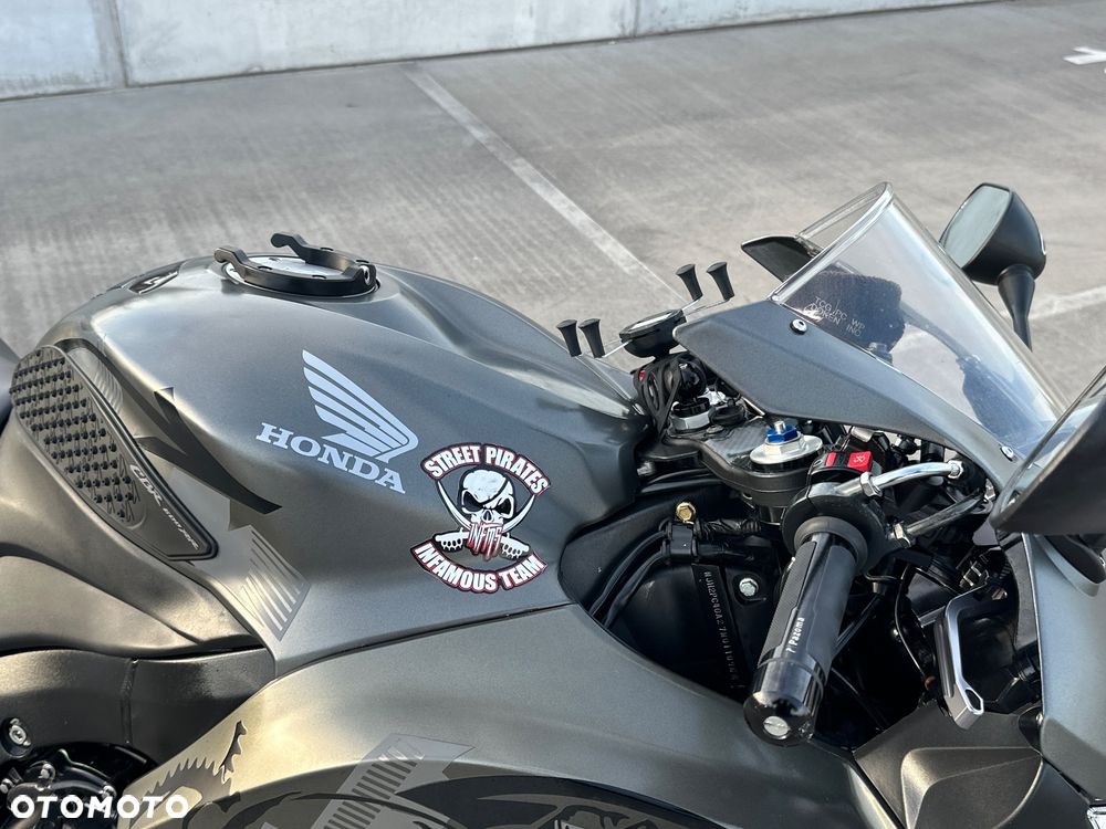 Honda CBR - 4