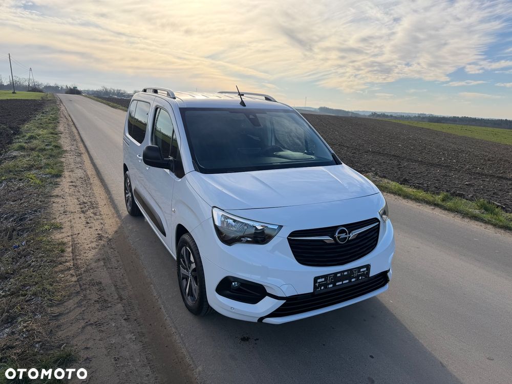 Opel Combo 1.5 D Start/Stop Elegance - 2