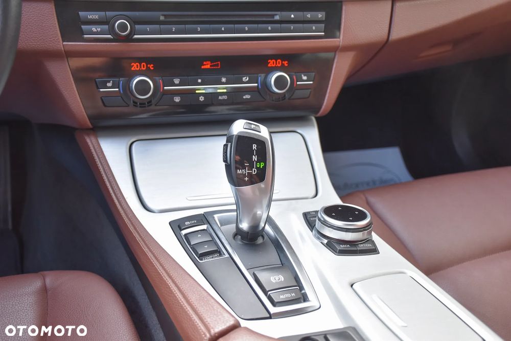 BMW Seria 5 525d Touring Sport-Aut Luxury Line - 30