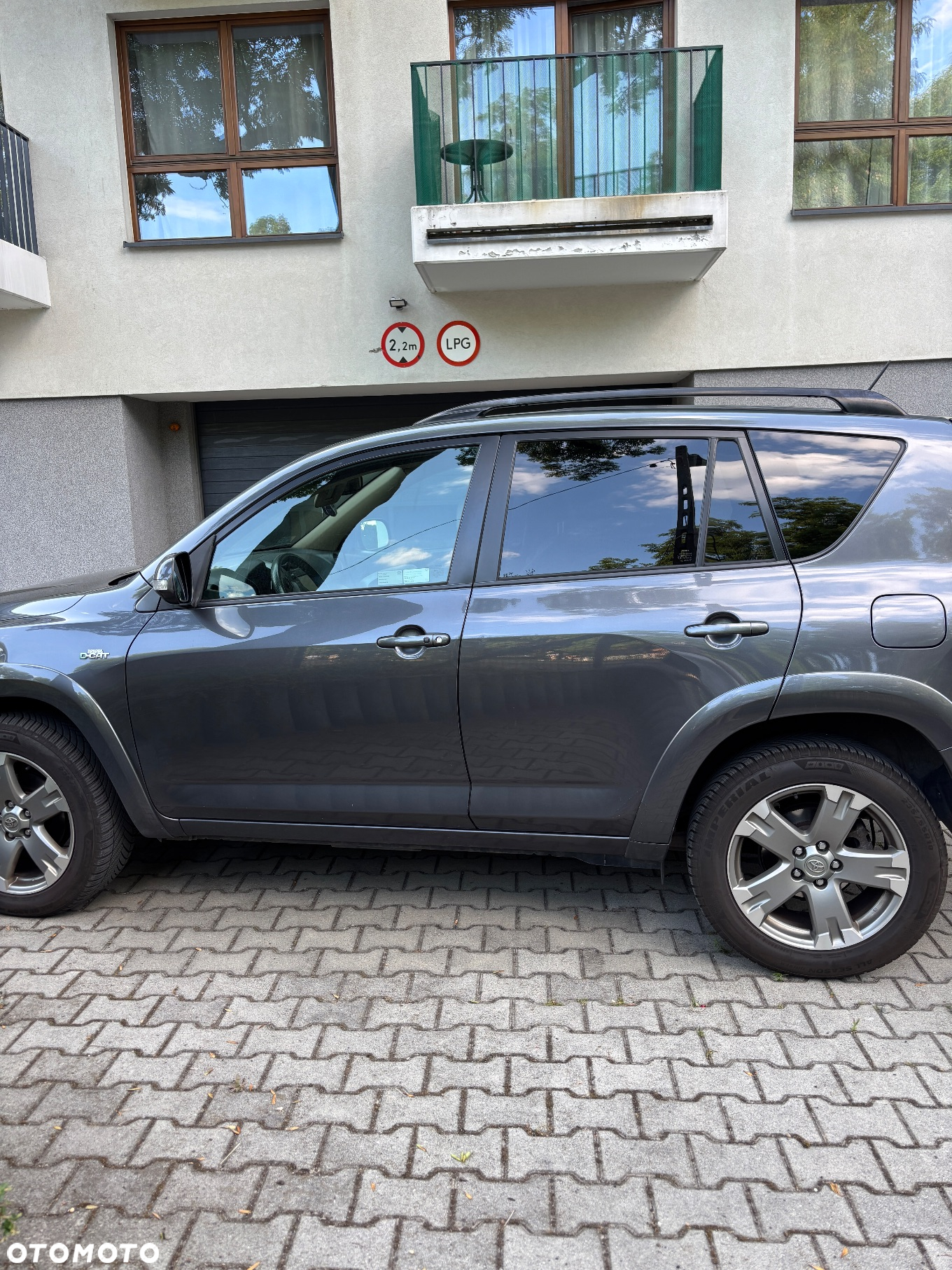 Toyota RAV4 - 4