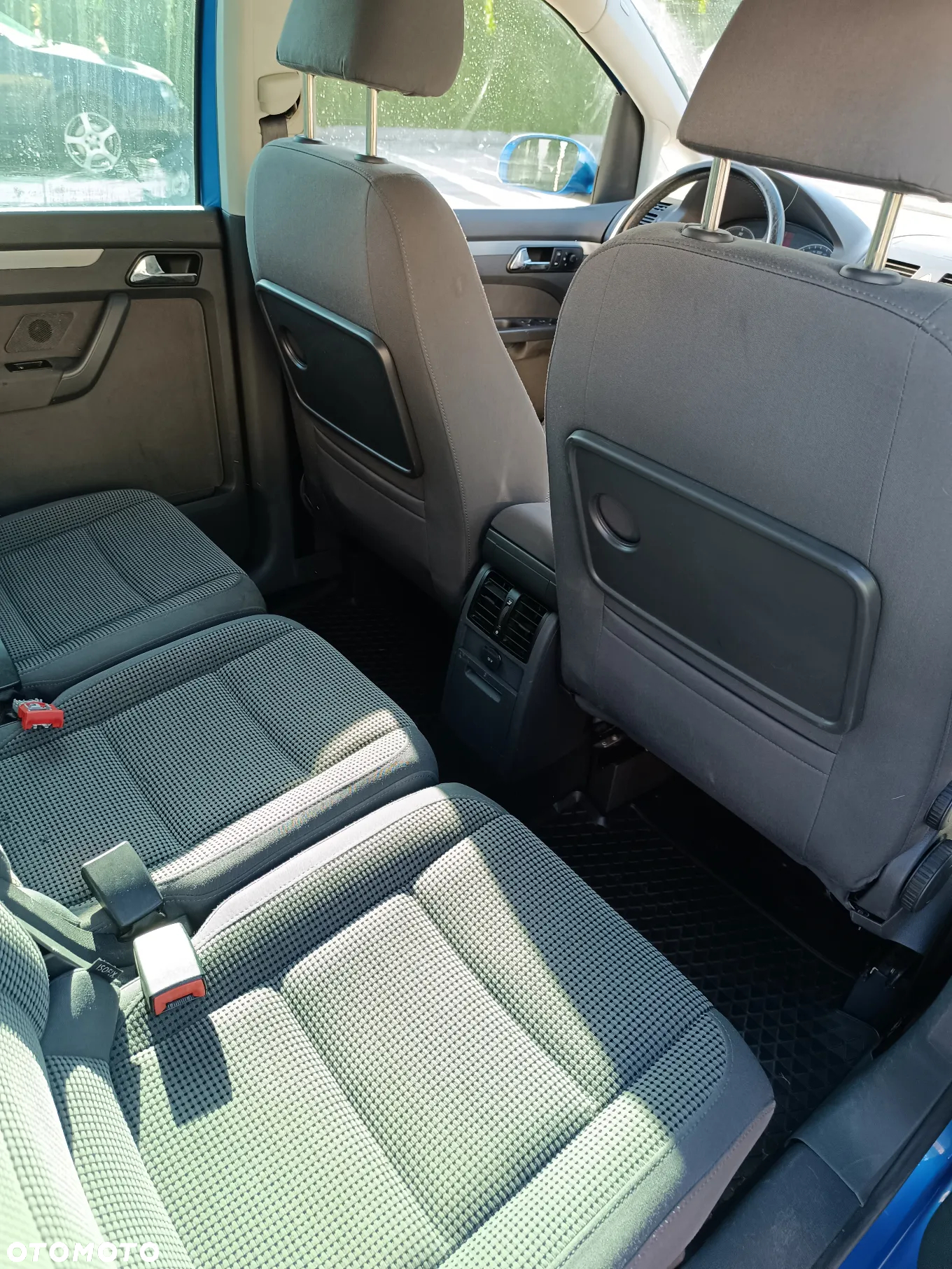 Volkswagen Touran 2.0 TDI Trendline DSG - 11