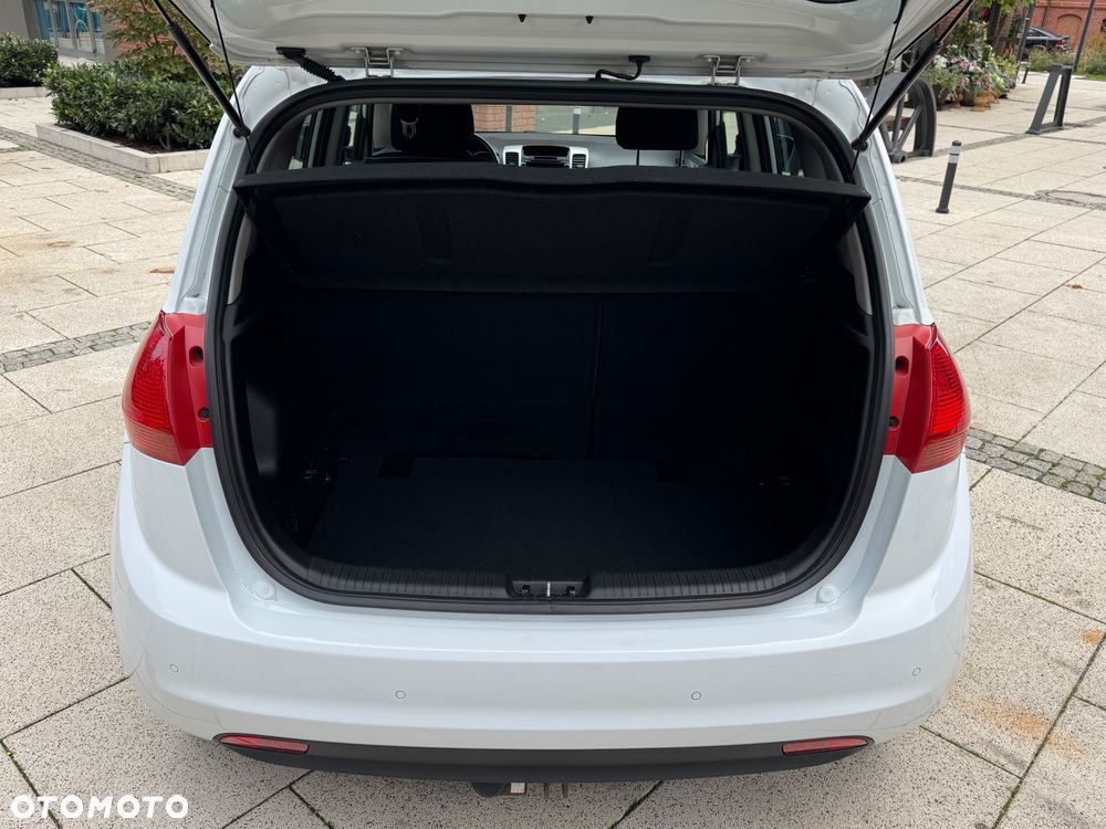 Kia Venga - 16